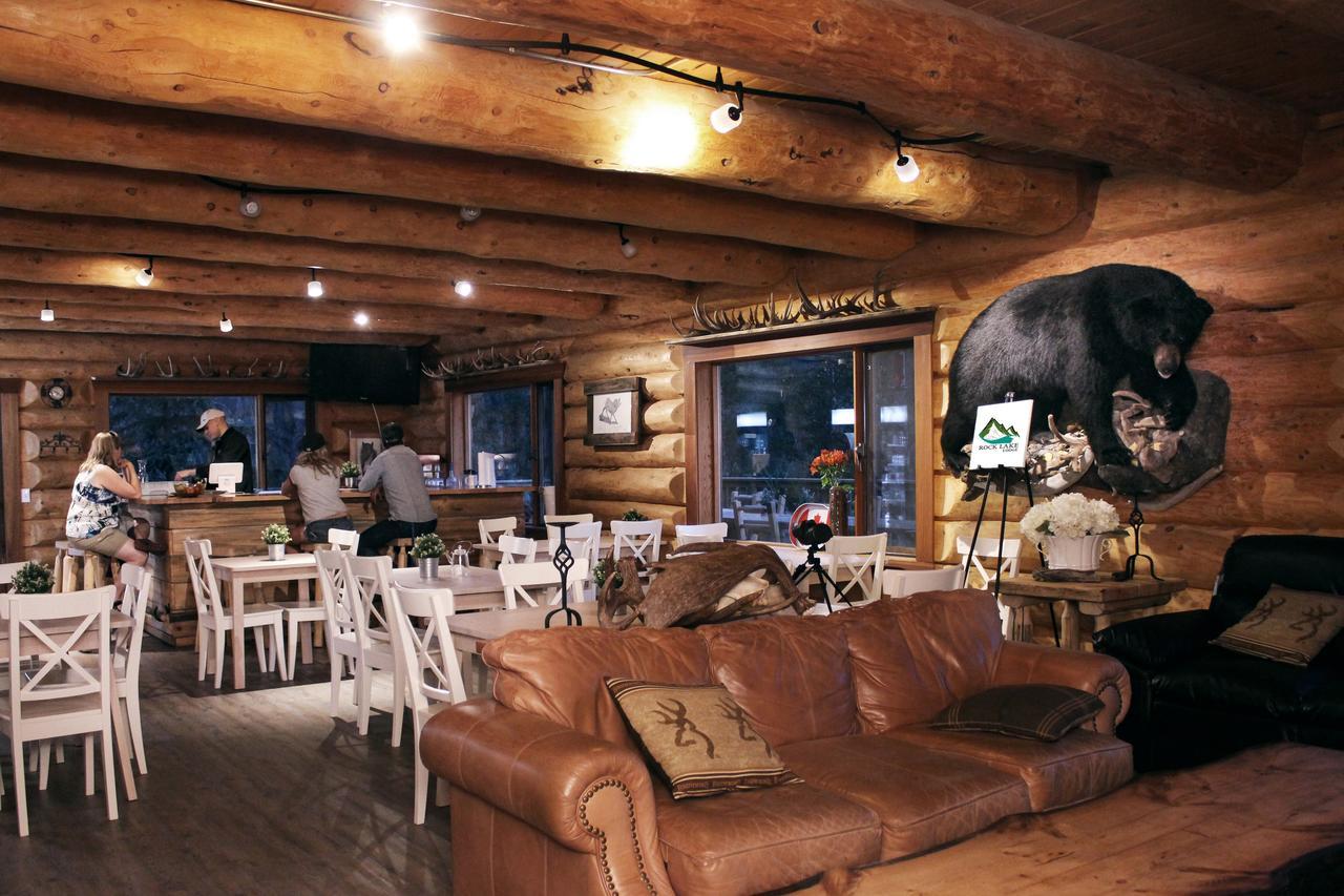 Rock Lake Lodge Rock Lake Lodge Provincial Park 외부 사진