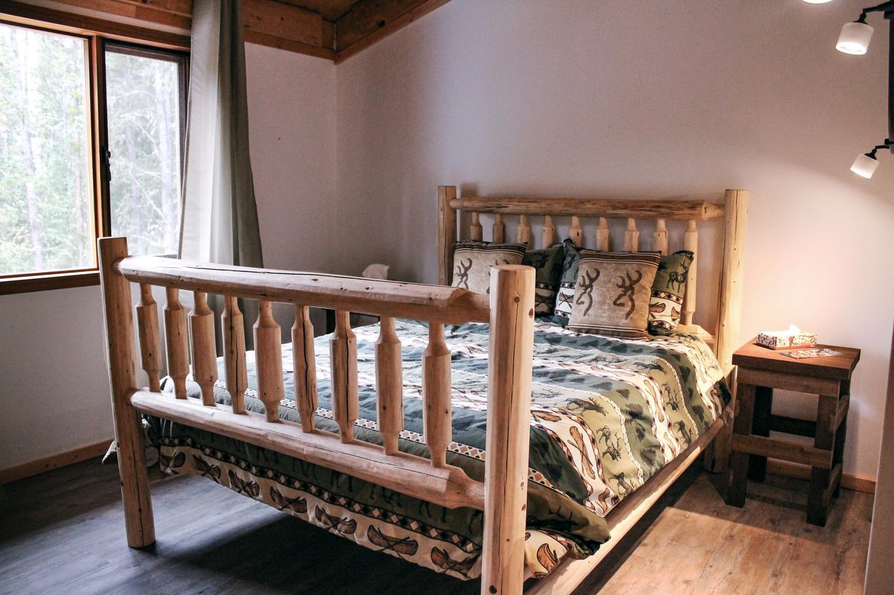 Rock Lake Lodge Rock Lake Lodge Provincial Park 외부 사진